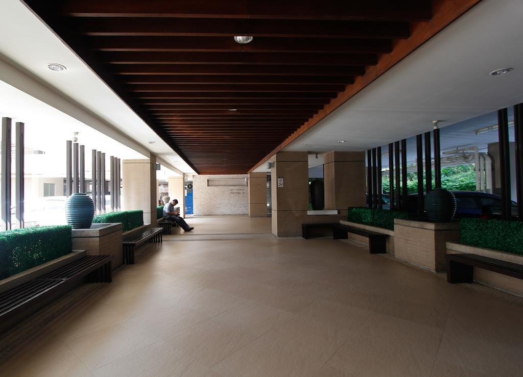 Krongthong Mansion & Hotel Bangkok Exterior photo